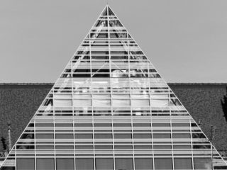 La resiliencia de una marca y la pirámide de Maslow