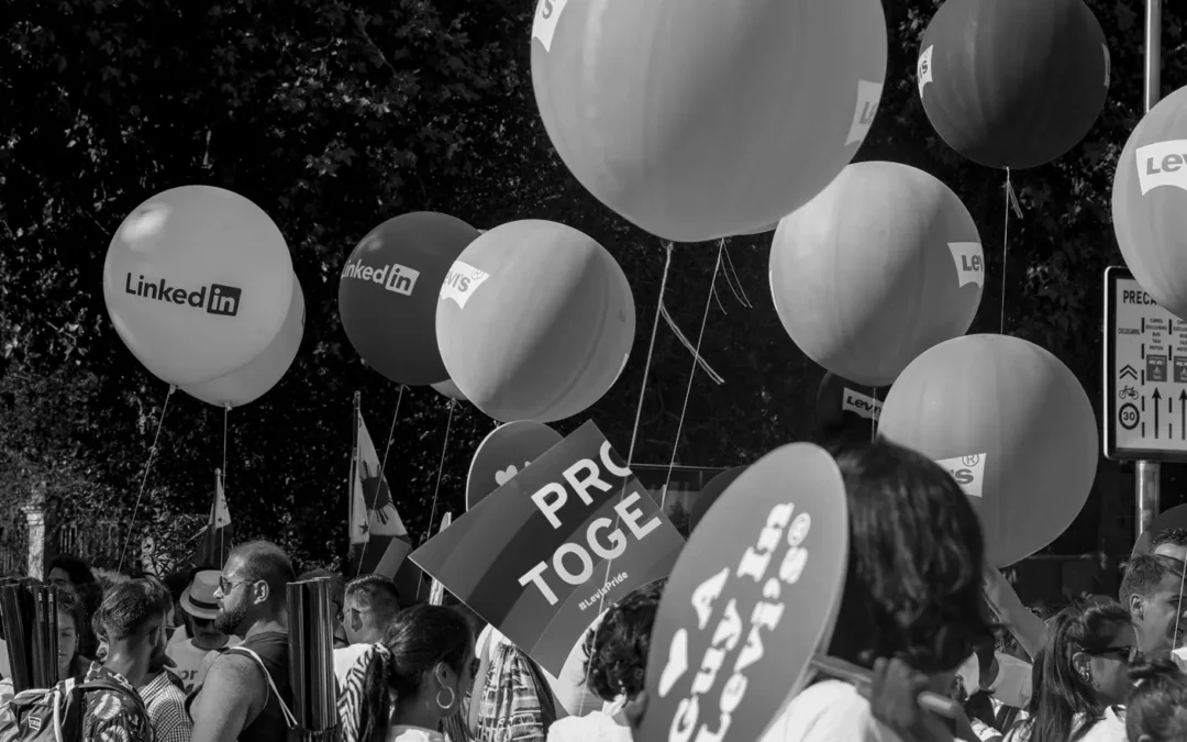 Orgullo y compromiso, la respuesta de las marcas